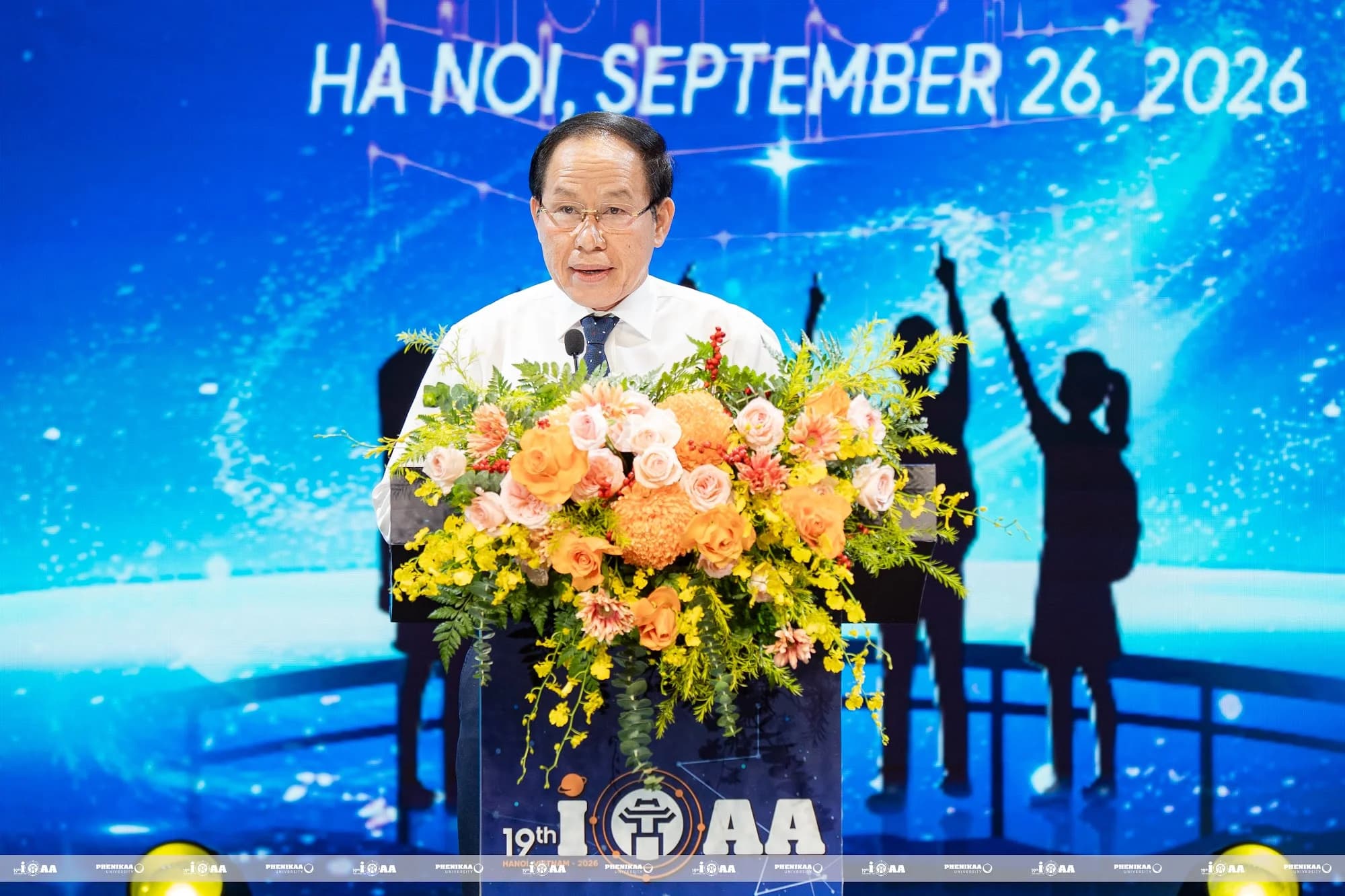Deputy Prime Minister Le Tien Chau speaks at the Opening Ceremony.