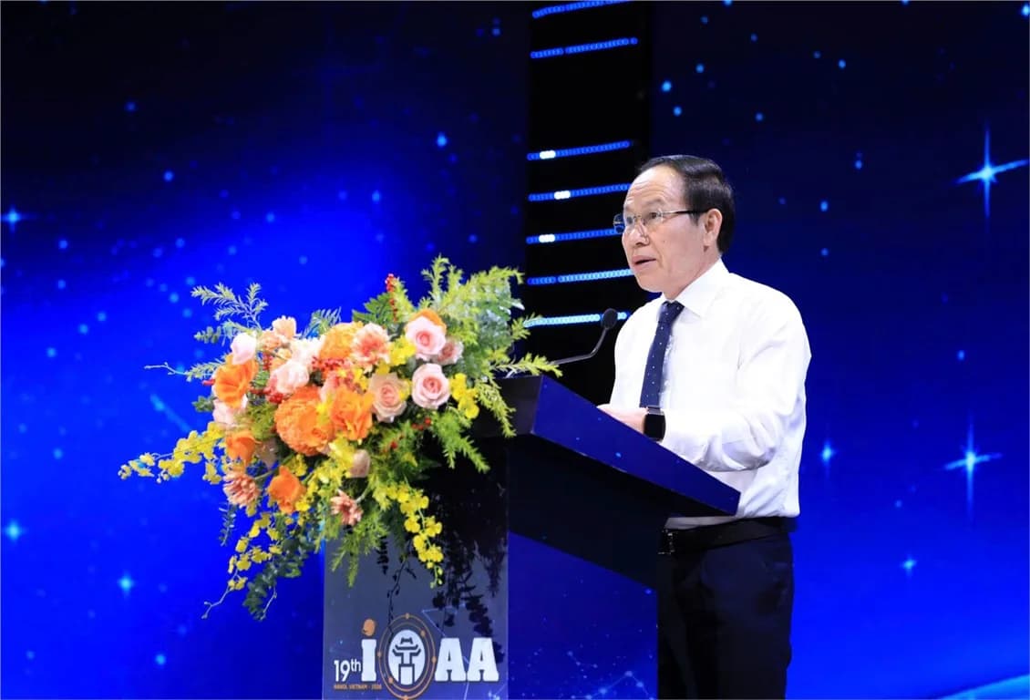 Deputy Prime Minister Le Tien Chau delivers remarks at the Opening Ceremony.